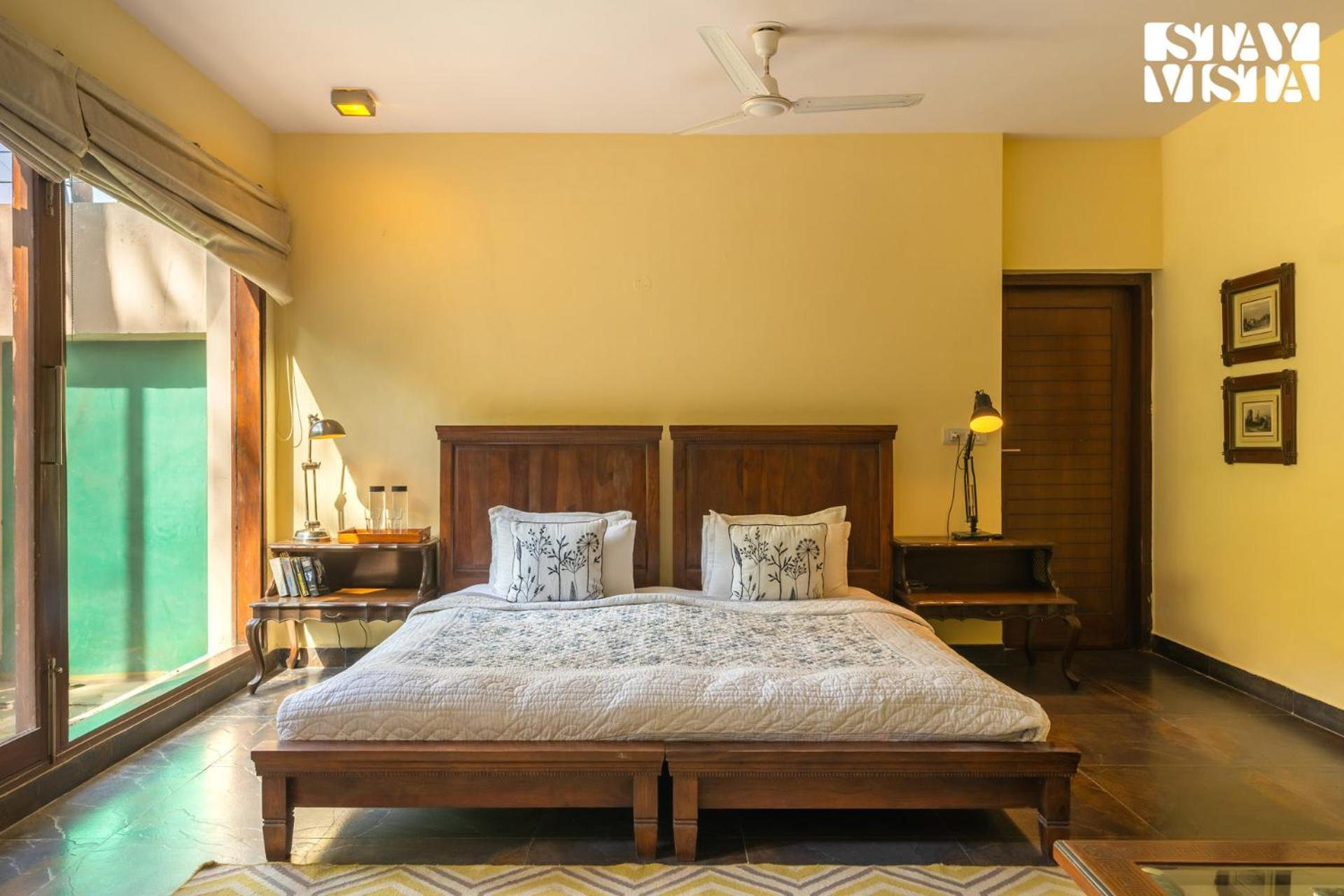 Stayvista At Hillcrest Villa With Valley View, Bonfire And Heater Kasauli Kültér fotó