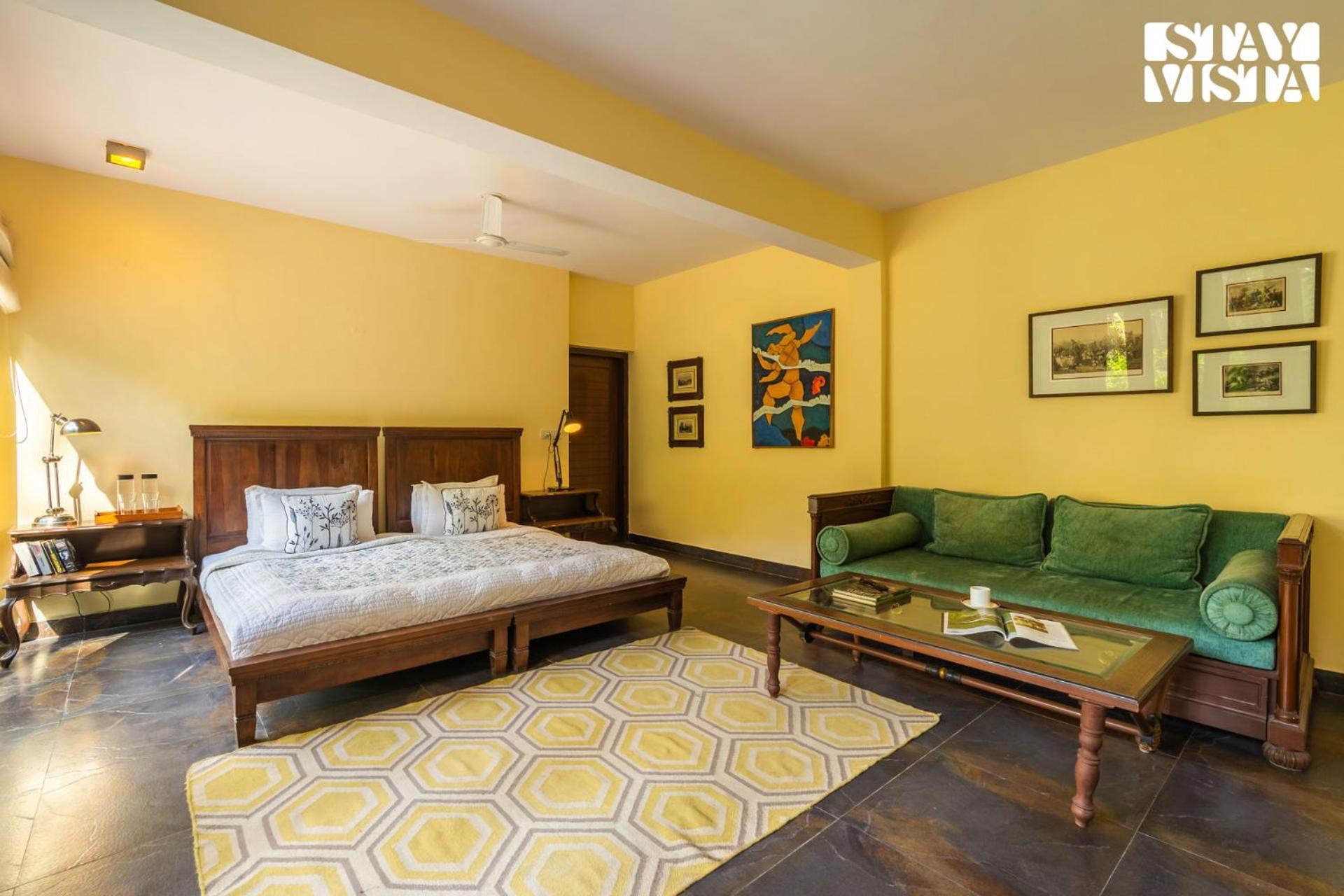 Stayvista At Hillcrest Villa With Valley View, Bonfire And Heater Kasauli Kültér fotó